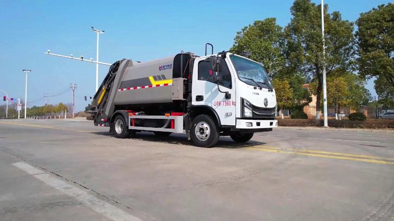 吸污车：清洁城市卫生的得力助手